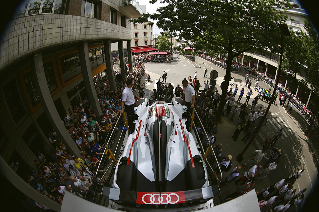 Audi stiller med tre Audi R18 e-tron quattro til Le Mans i 2015
(Foto: Audi)